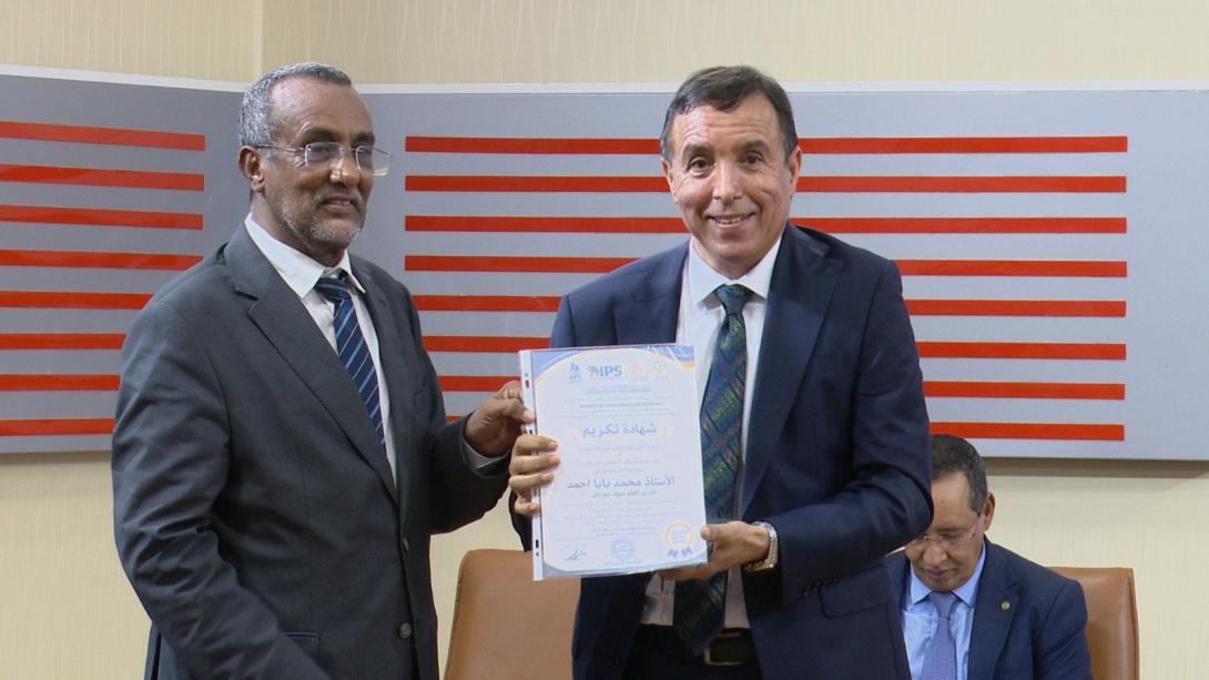 جمعيه المعلقين الرياضيين الموريتانيين تكرم المدير العام لموف موريتل