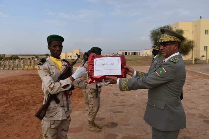 قائد أركان الجيش البري يشرف على تخرج دفعة جديدة من ضباط الصف التقنيين(تفاصيل )