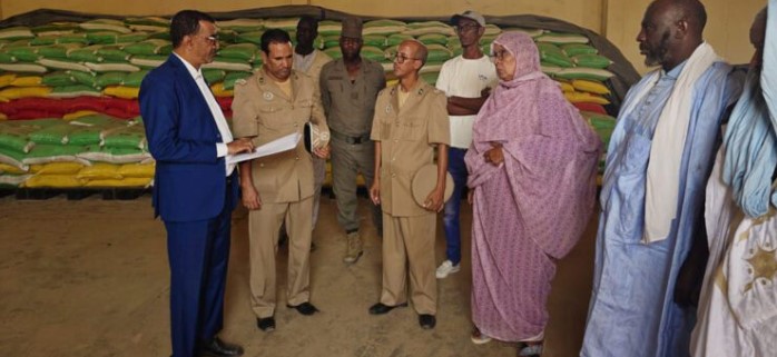 مفوضية الأمن الغذائي توزع معدات بلبراكنه ضمن برنامج الغذاء مقابل العمل