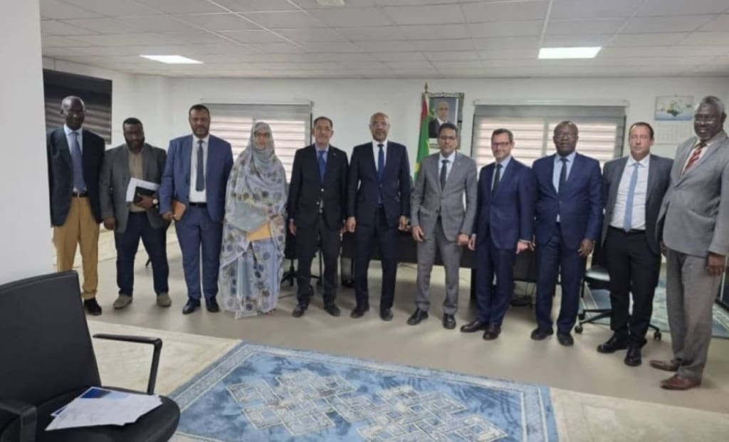 “صوملك” تبحث مع الوكالة الفرنسية للتعاون تقدم المشاريع والتكوين